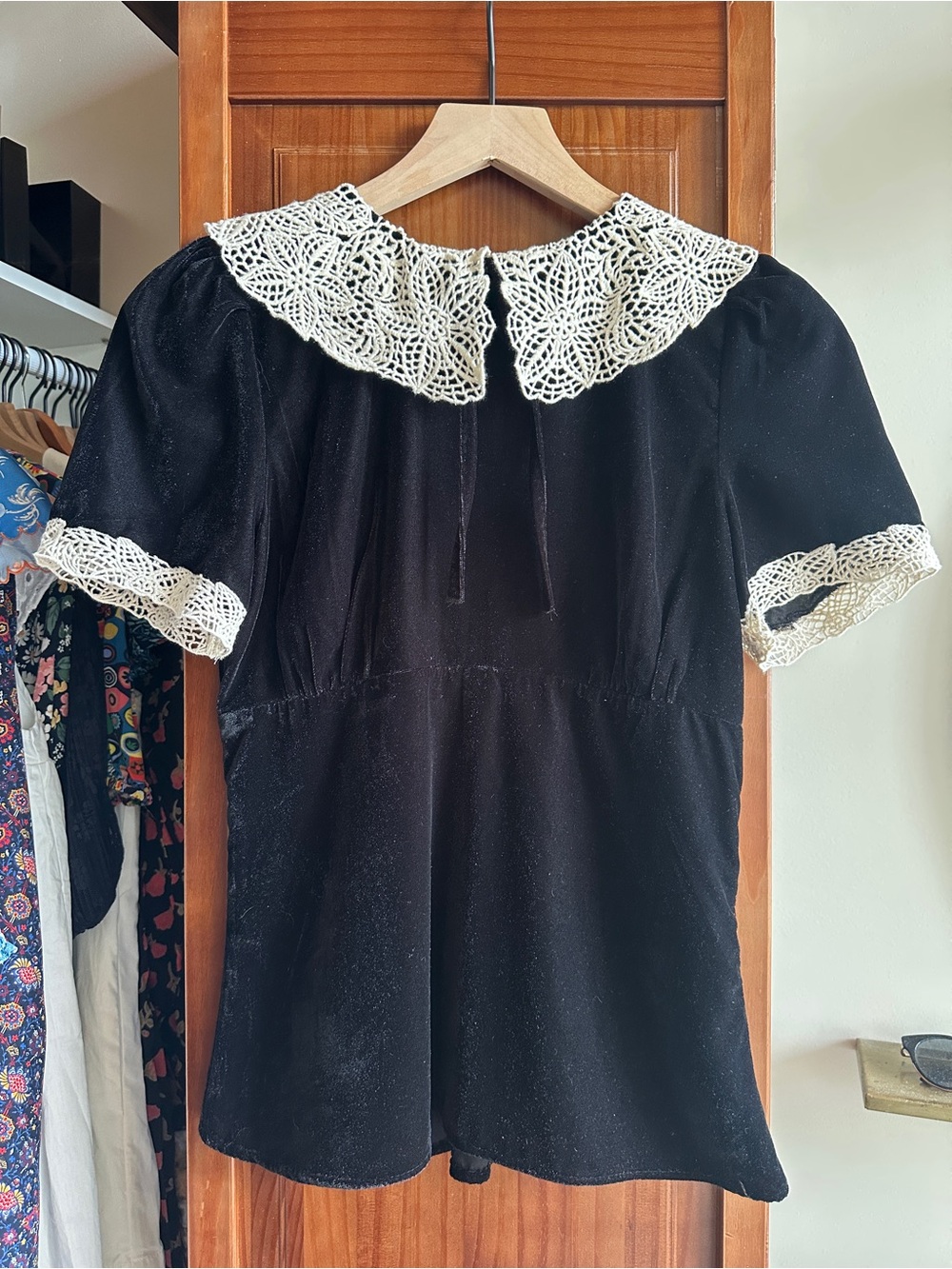Zara Black Velvet Top Cream Crochet Collar XS